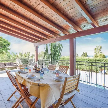 Villa Doppia Indipendente/clara *